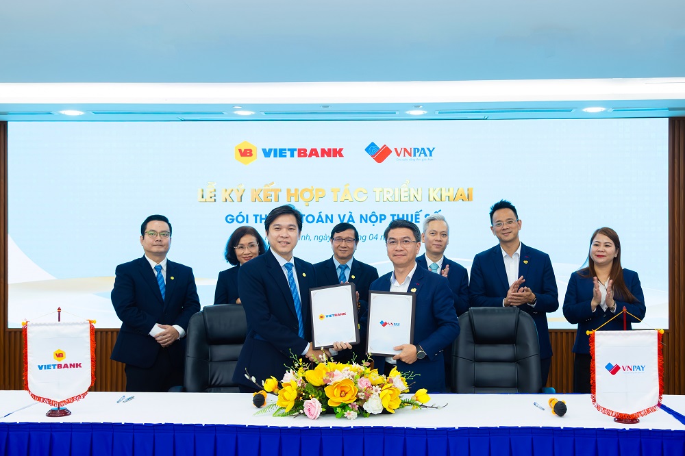 Lễ ký kết hợp tác triển khai bộ giải pháp thanh toán và nộp thuế số toàn diện giữa Vietbank và VNPAY